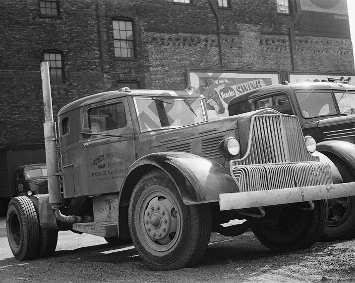 1940\'s Brockway Semi Truck Southern Brokerage Co Trucking Rig 8\