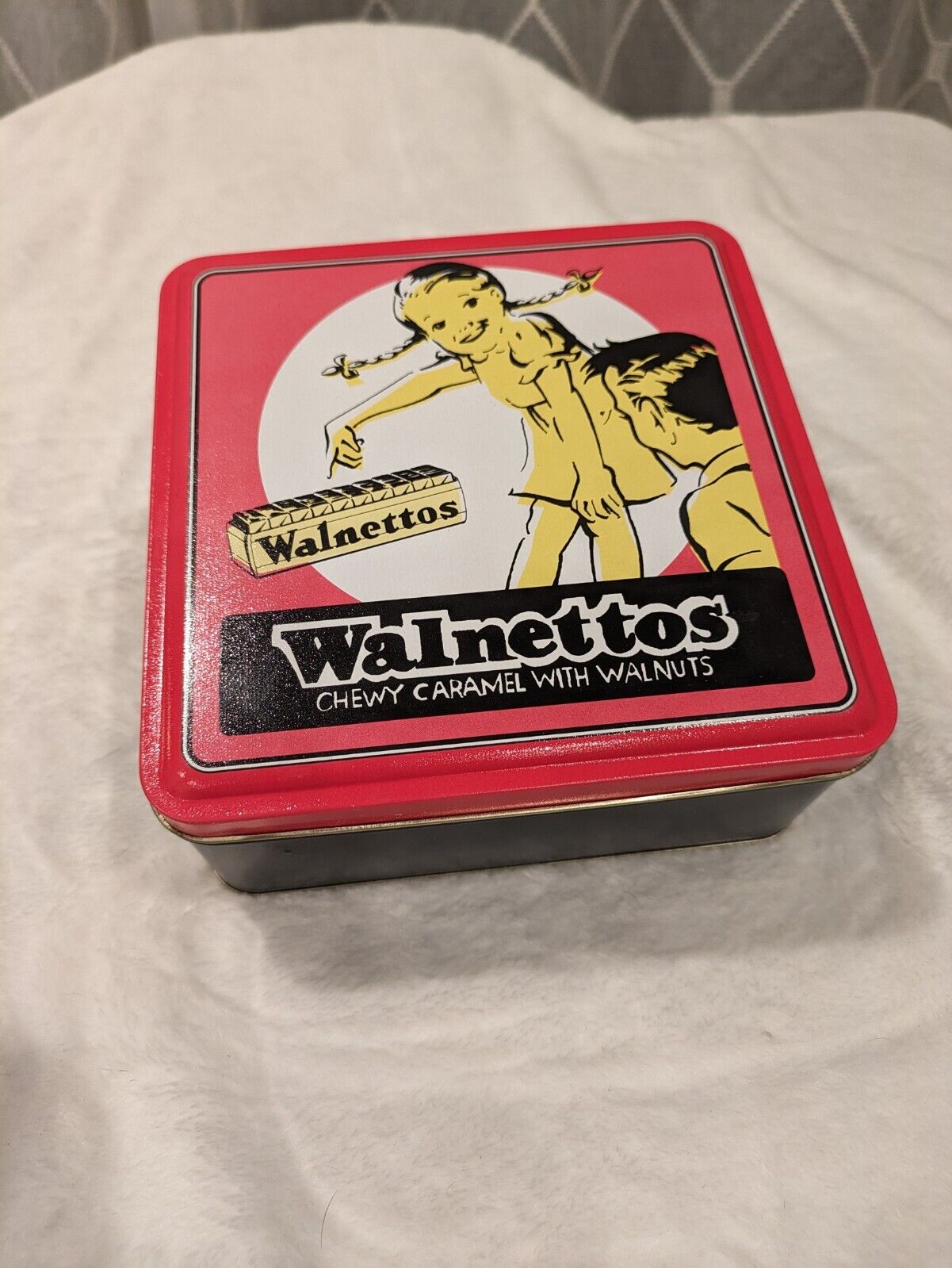 Vintage Walnetto\'s Candy Tin 6\