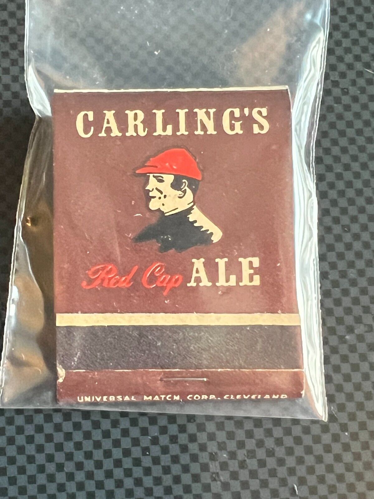VINTAGE MATCHBOOK - CARLING\'S RED CAP ALE - BREWING CORP OF AMERICA  - UNSTRUCK