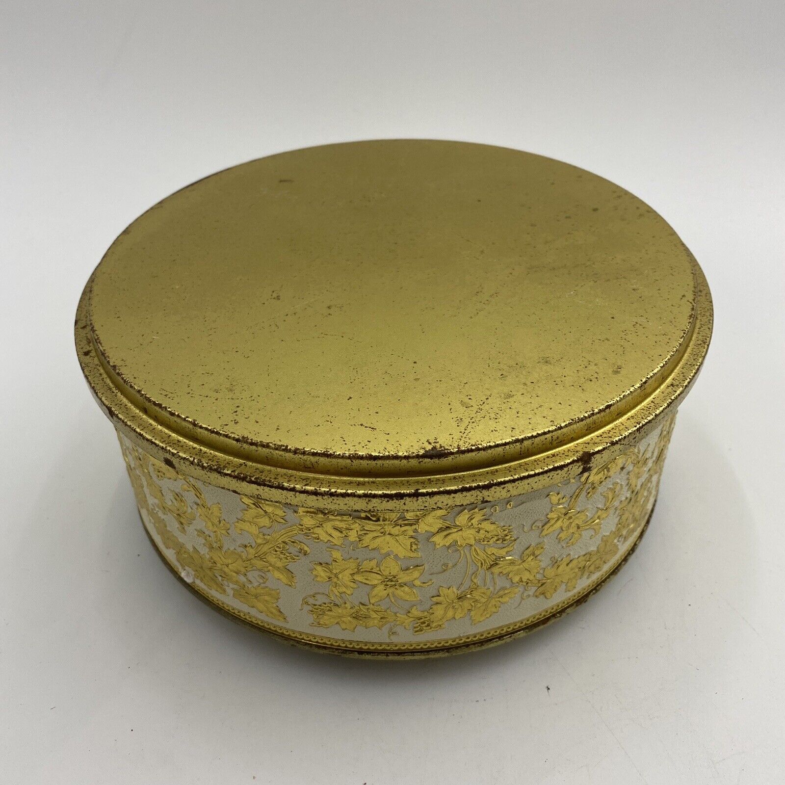 Vintage Guildcraft Gold Tone & White Tin Sewing Tin With Feet Beautiful 