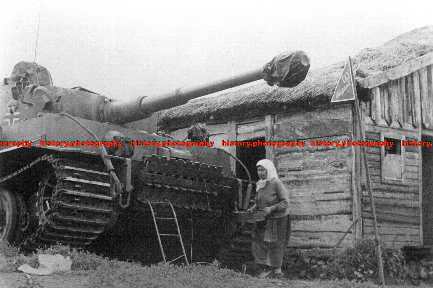 F002479 German Tiger tank during Operation Citadel. 1943