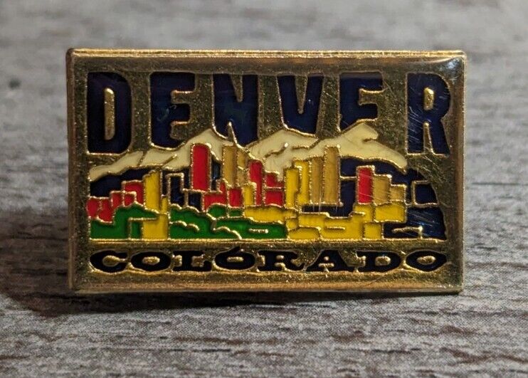Denver, Colorado City Skyline And Mountain Ridge Design Vintage Gold-Toned Lapel