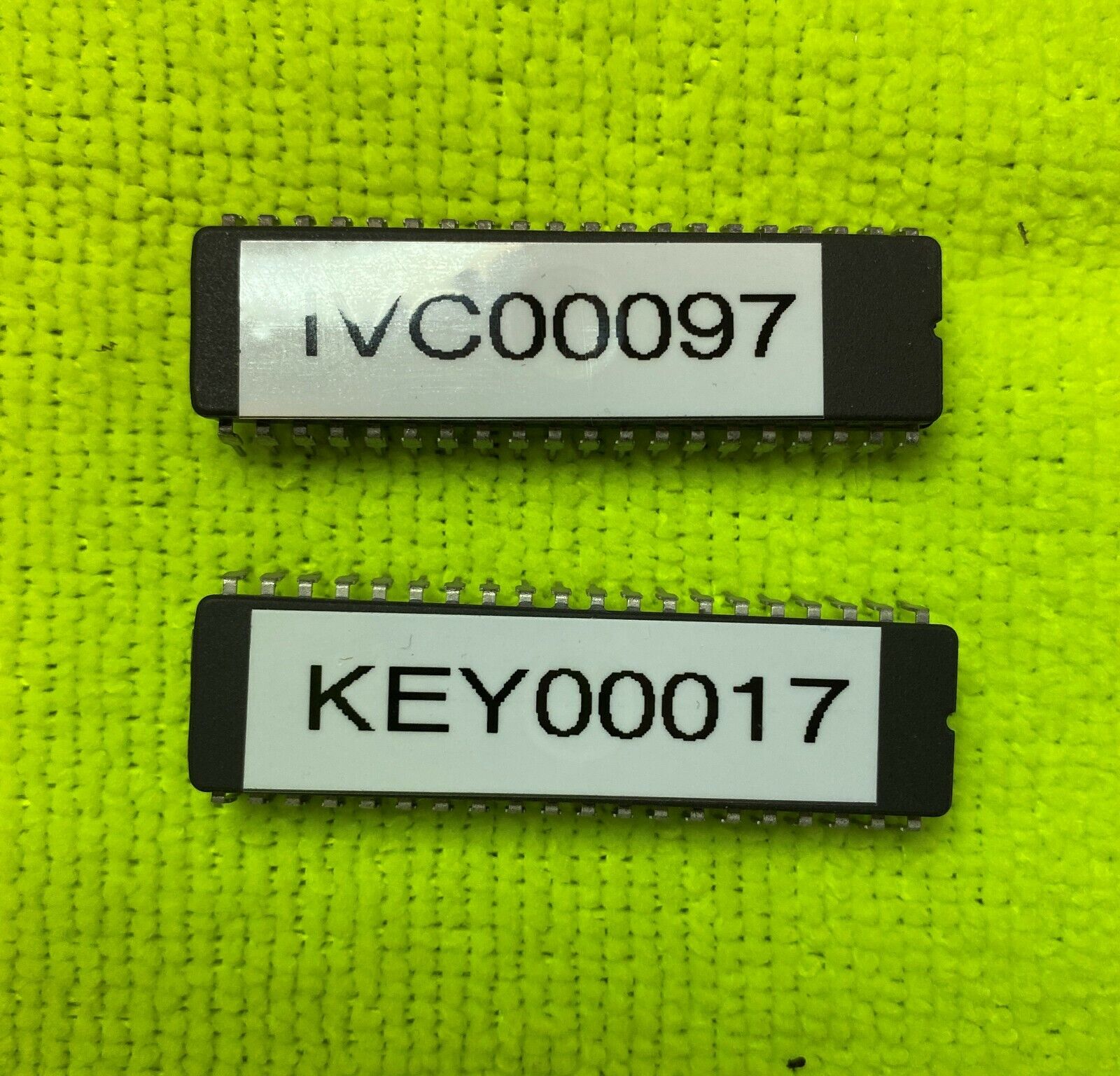 IGT S2000 Clear & Key EPROM Chip Set (IVC00097 & KEY00017) 
