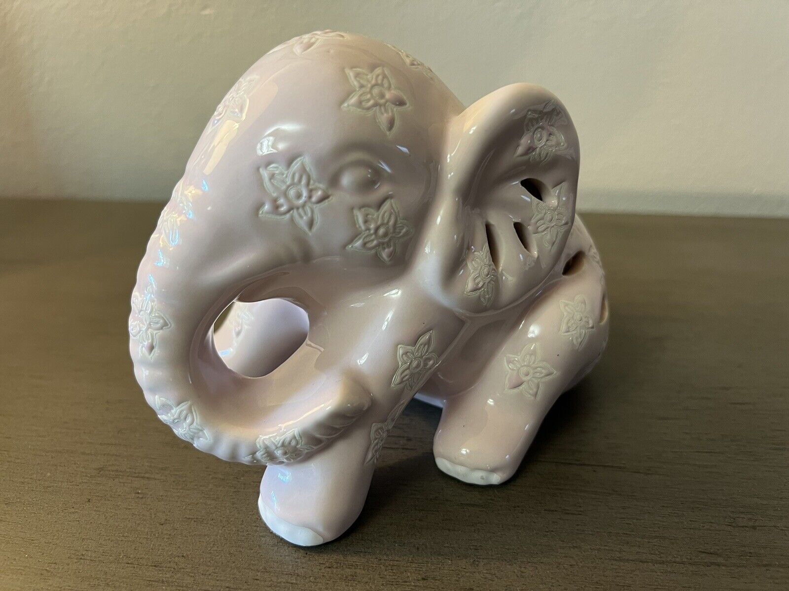 Pink Elephant Ceramic Seated w/ Sachet Essential Oil - Lusterware 5” Delightful