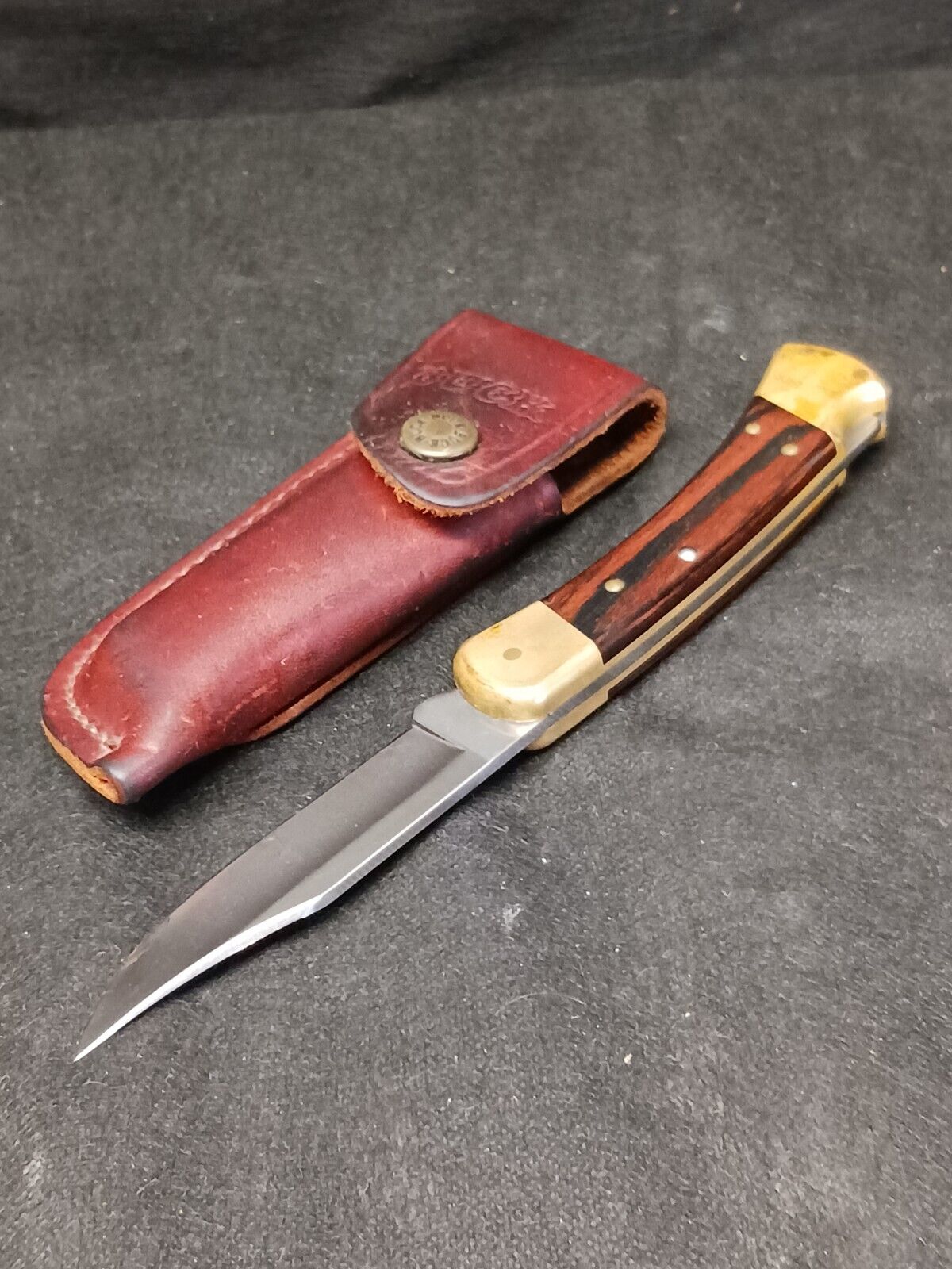 Vintage BUCK (1010 C) USA Hunting Knife Lockback Buck Leather Sheath Very Nice