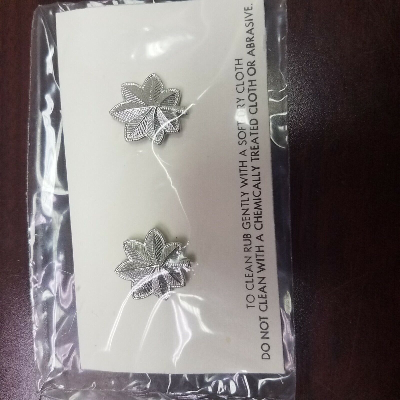 Lt. Colonel rank insignia 1 pair USAF mini size  mint on card military surplus