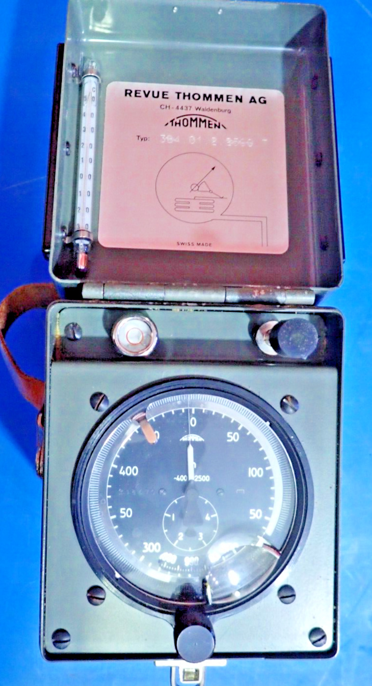 Altimeter Revue Thommen AG CH-4437 Waldenburg Model: 3B4.01.2.3000.T Swiss Made