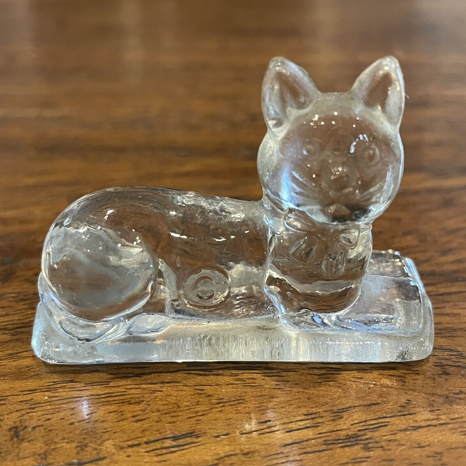 Vintage LE Smith Cat Kitten Glass Clear Sign C On Cat 2” X 1.5”