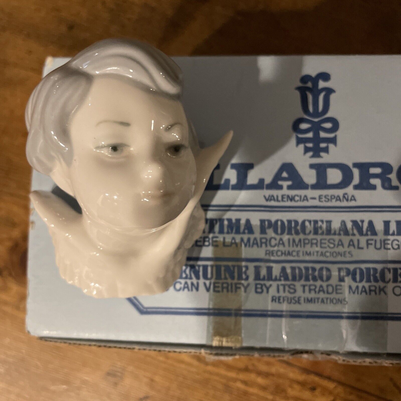 LLadro Porcelain Wall Mount Angel Bust Cherub Figure #4886