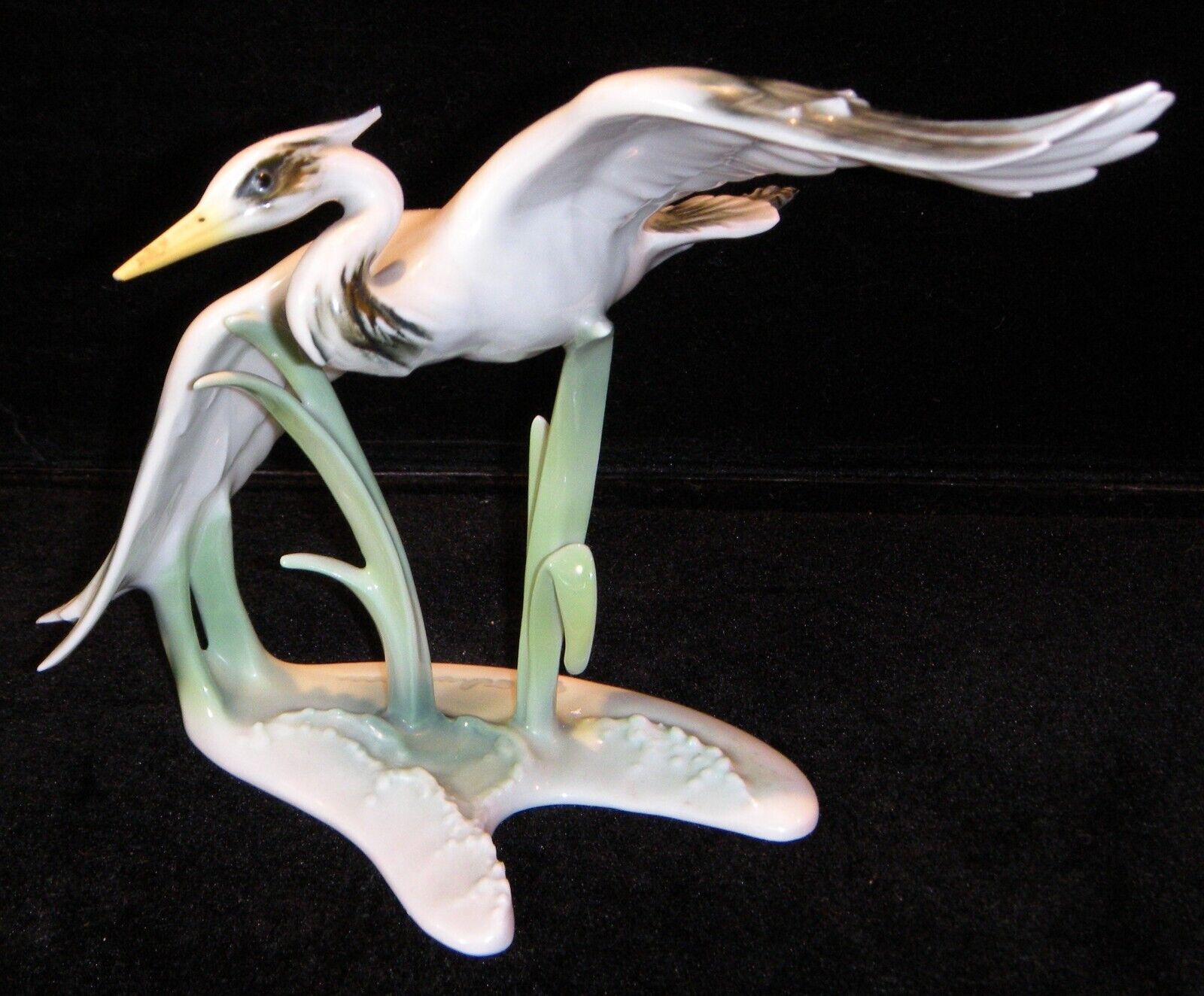 Elegant Kaiser Germany Porcelain Flying Heron Figurine #336