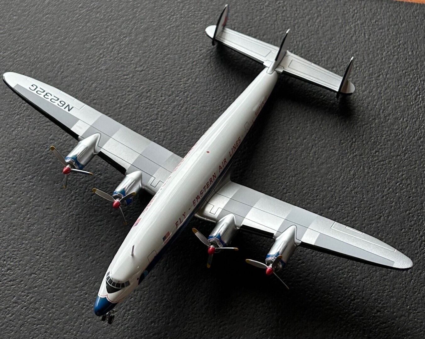 Hobby Master L-1049G Super Constellation Eastern Airlines  1:200