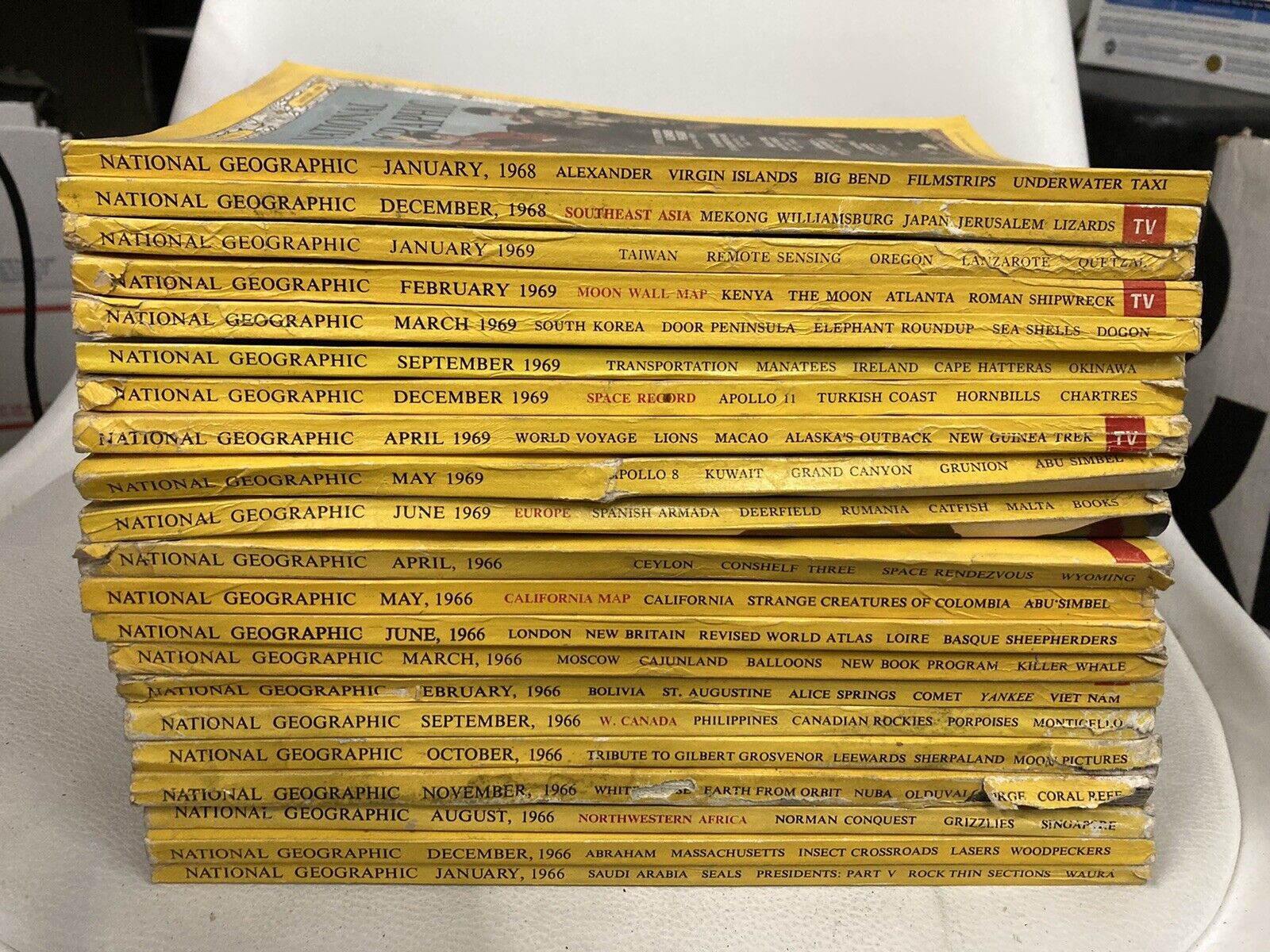 Vintage magazines National Geographic 1968 1969 1966 Years . 21 magazines