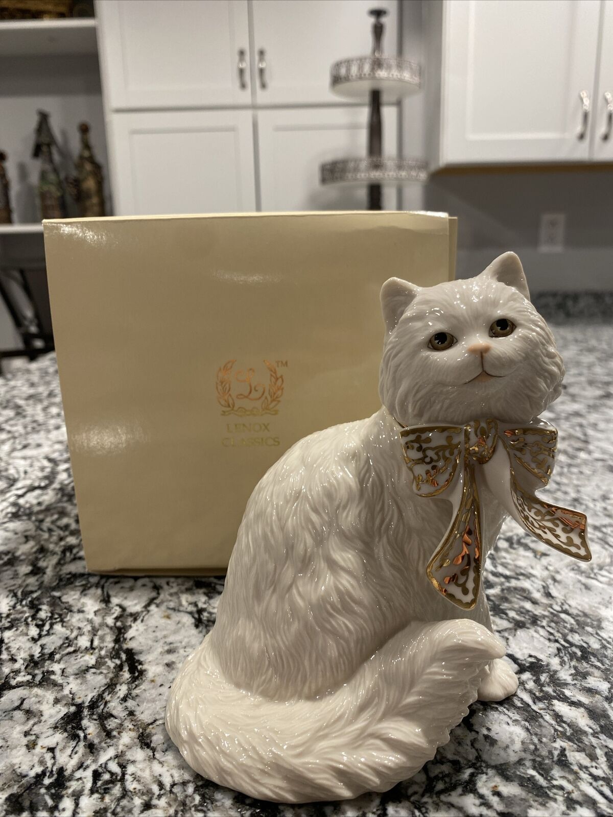 🟢🟢NEW, Lenox, Cat and Bow “Sitting Pretty” figurine. Retired Collectible.