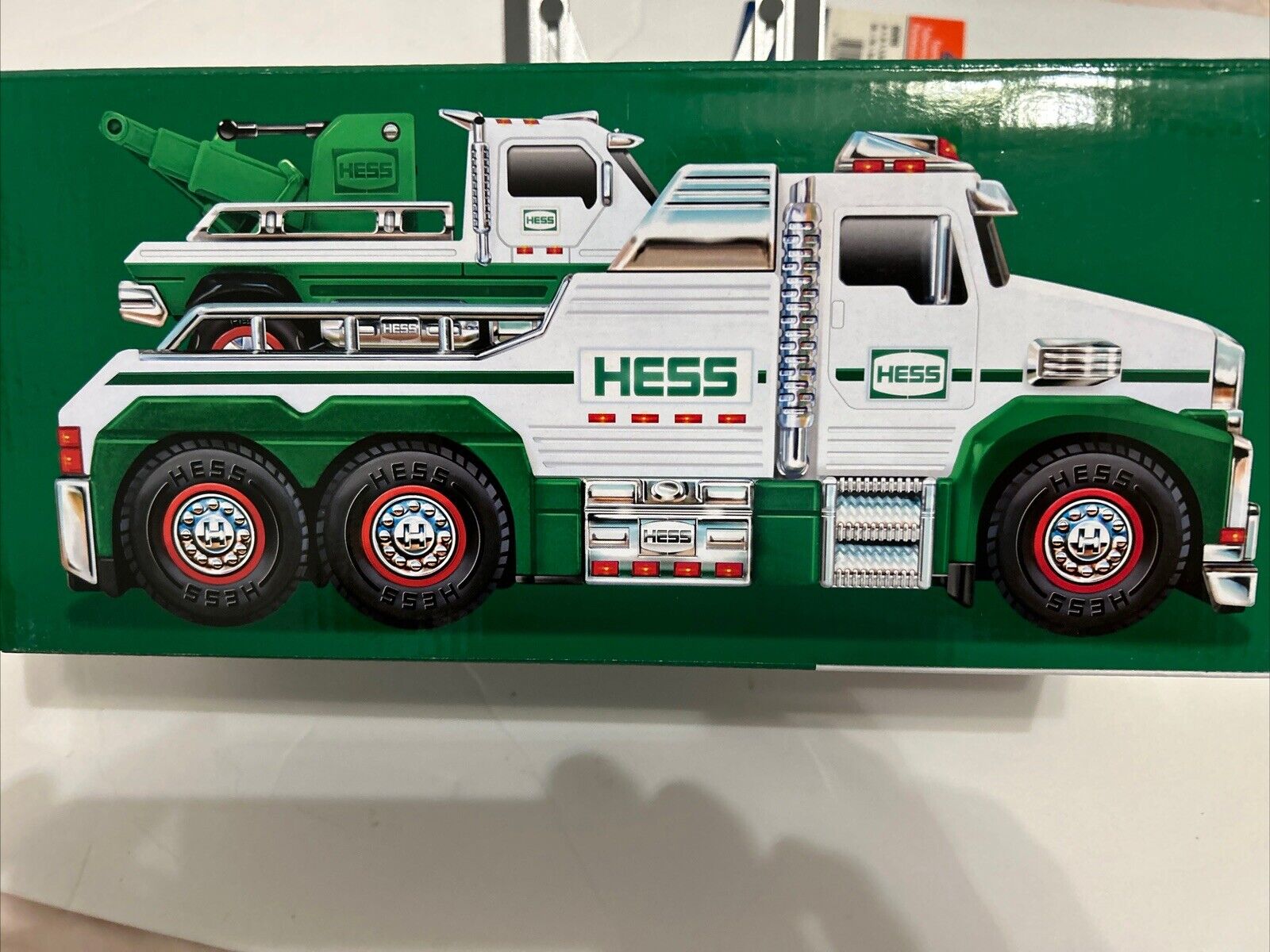 Hess Toy Truck - 2019 Hess Tow Truck Rescue Team (Brand New)