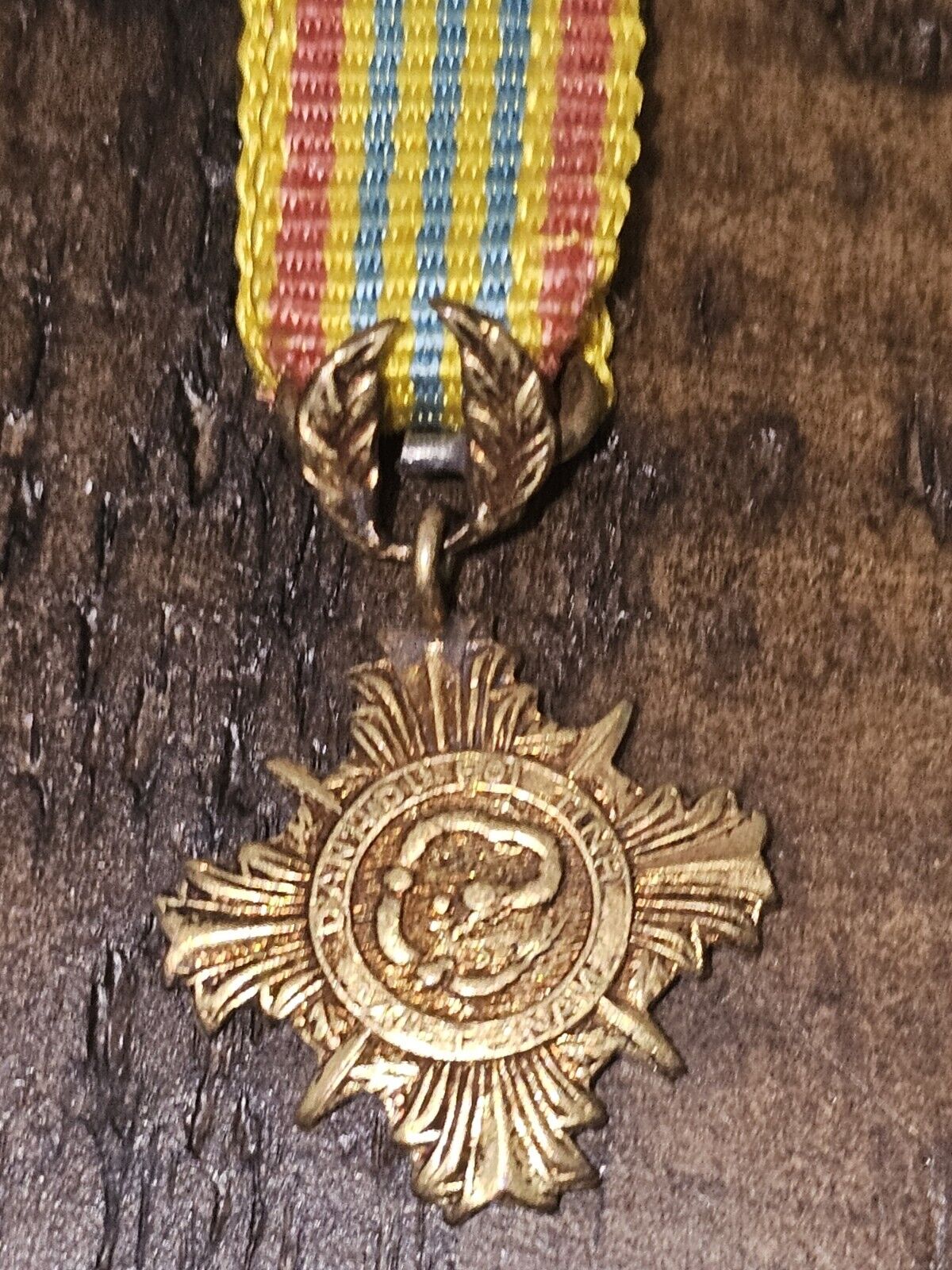1960s ARVN Vietnamese Armed Forces Honor Mini Medal L@@K