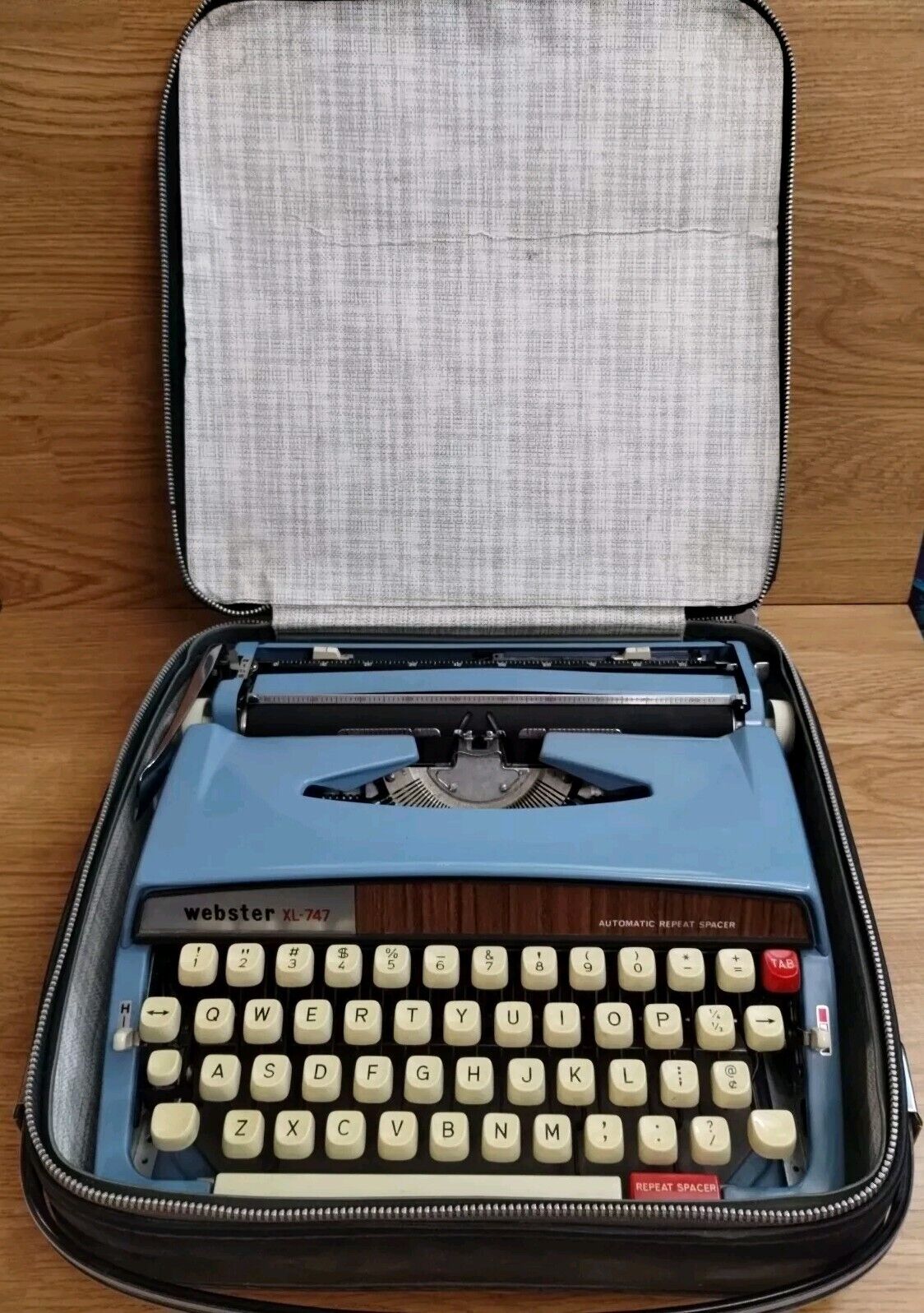 1970s Brother Webster XL-747 Portable Typewriter Vintage Blue W/Case 