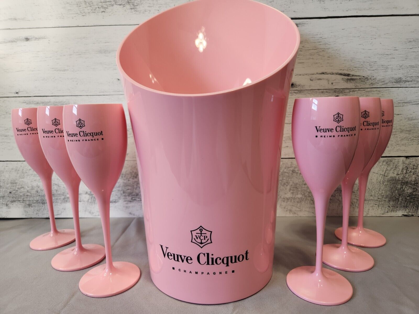 Veuve Clicquot Acrylic Pink Rose Champagne Bucket and 6 Flutes Set New