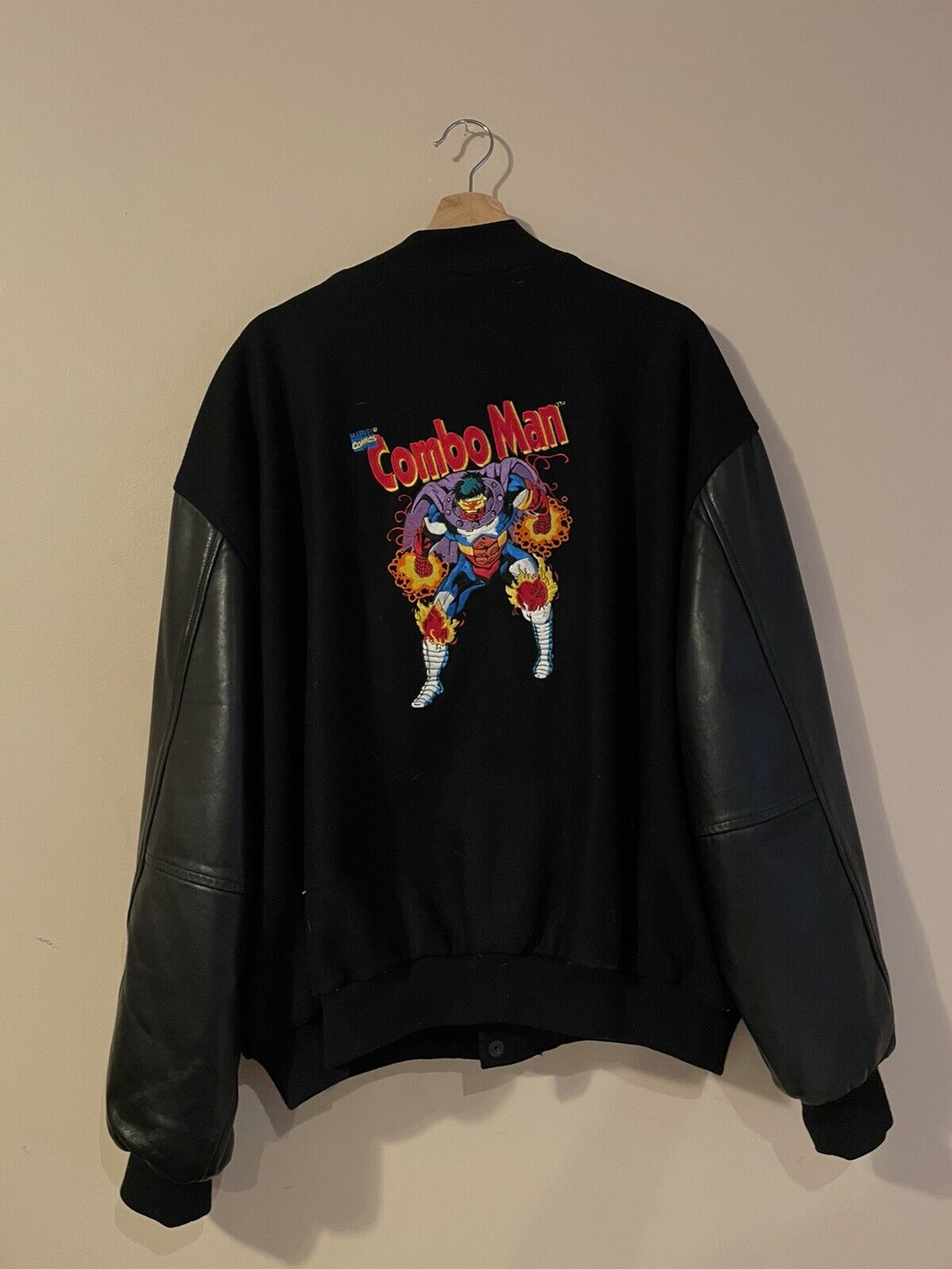 RARE COMBO MAN MARVEL EMBROIDERED COMIC EMPLOYEE CAST CREW LEATHER JACKET XL