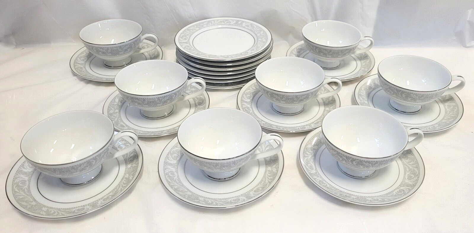 Vintage Imperial China Set 5671 by W Dalton / 8 CUPS, 8 SAUCERS, 7 BREAD PLATES