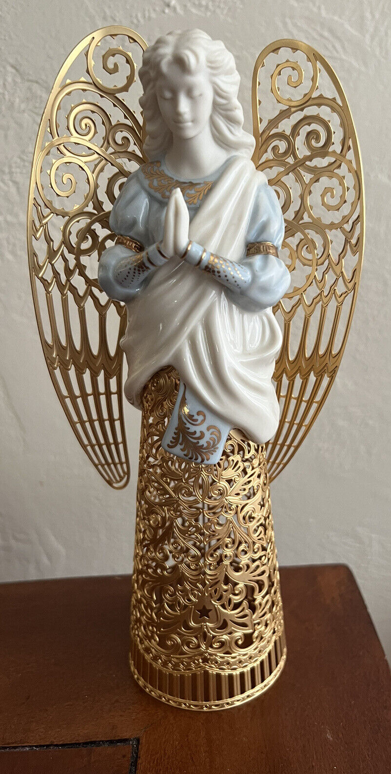Lenox Serenity Angel Angel Christmas Tree Topper Ornament(small scracth)