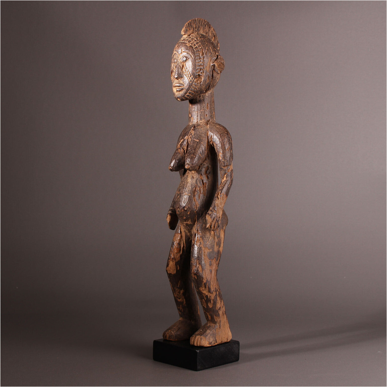 12225 Fine Mossi Figure With Typical Stammesnarben Wooden Base