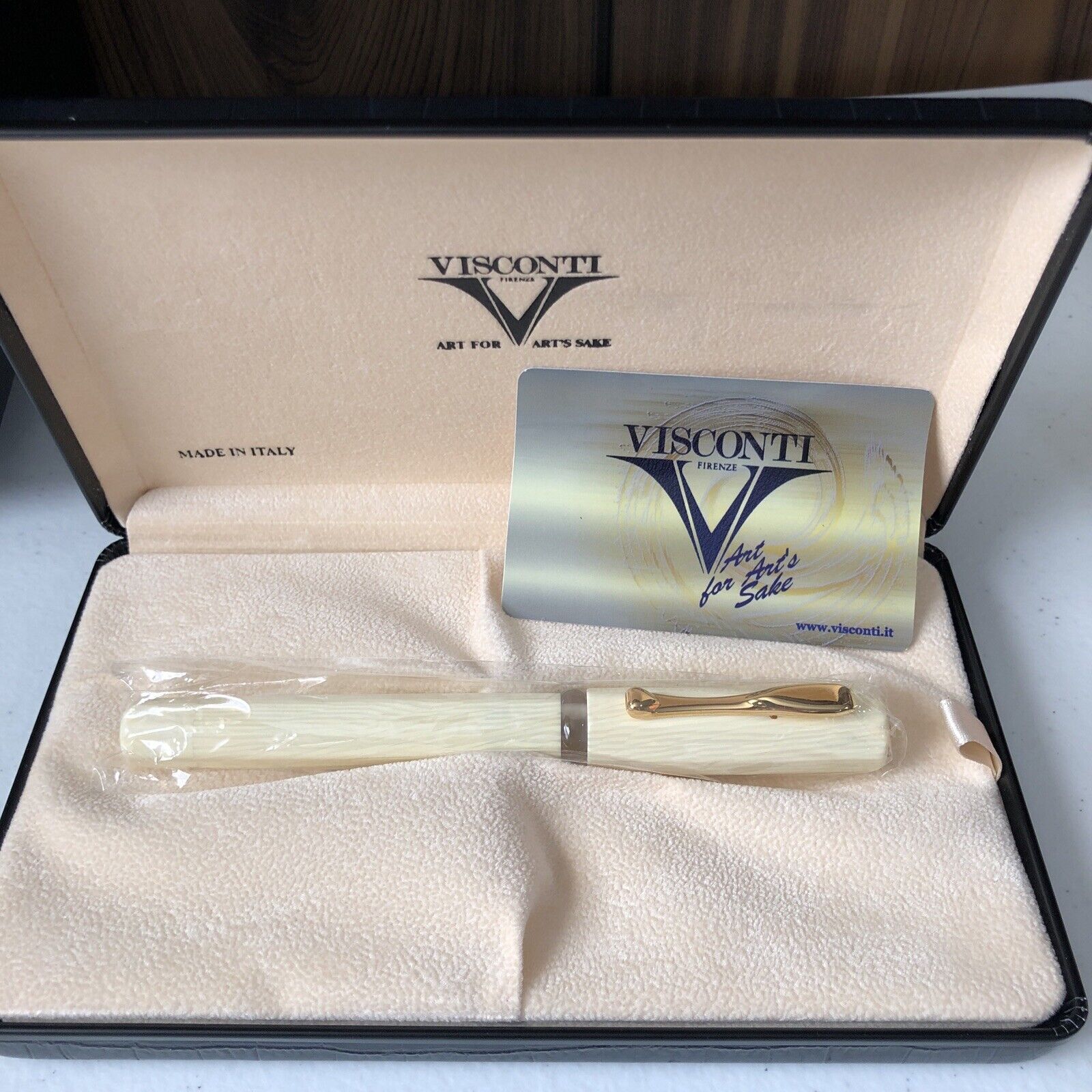 Visconti Joon Voyager 18k Gold Nib Fountain Pen White Celluloid Rare?