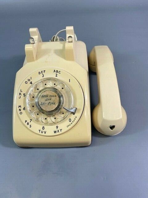 L👀K  Vintage Yellow 500C/D Bell System Rotary Desk phone 