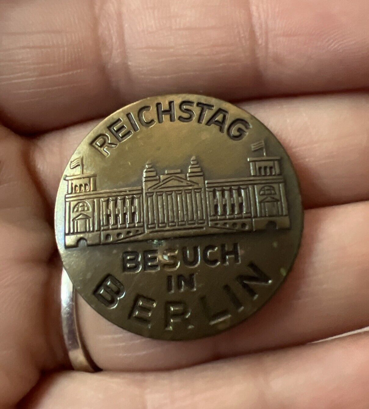WWII Brass German Reichstag Besuch in Berlin Badge