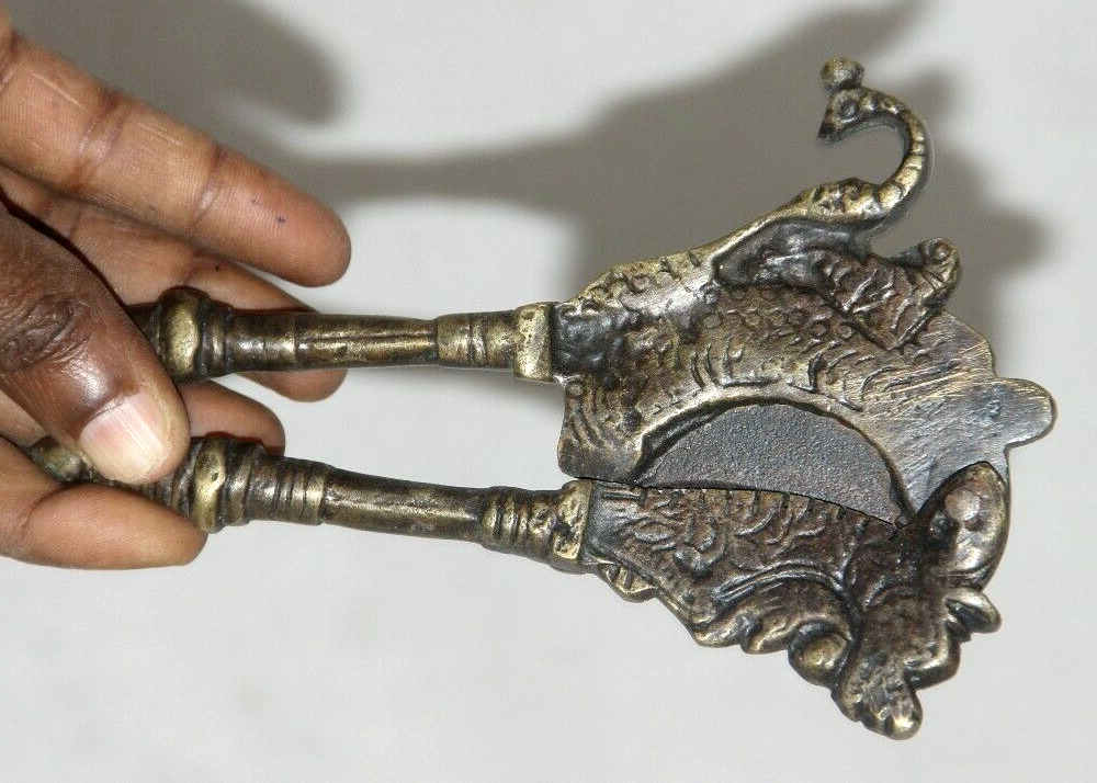 1930's Old Brass Handcrafted Peacock Crafted Betel Nut Cutter / Sarota 9533