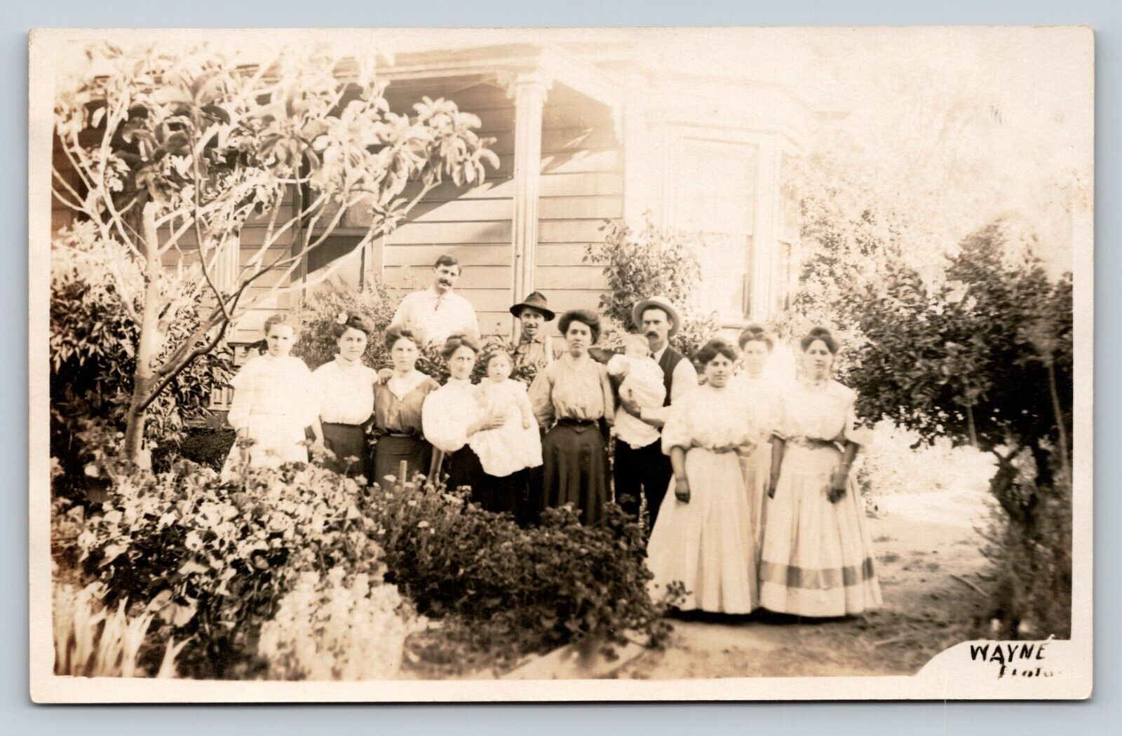 RPPC Family of Thirteen Posing by Porch ARTURA 1910-1924 ANTIQUE Postcard 1423