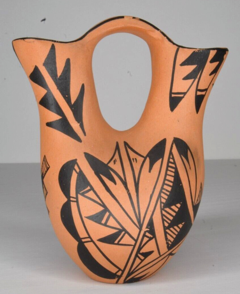 Traditional Jemez Pueblo Native Pottery Wedding Vase Signed J. Chinana 4.5”x5”