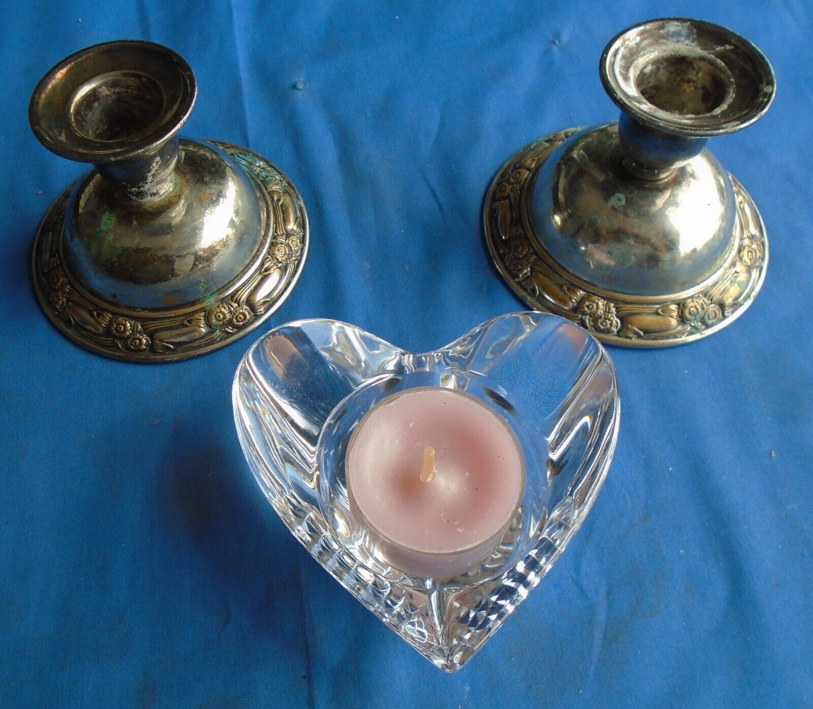 Candleholders Glass Heart Shaped Oneida Silverplate 3 ½ by 2 ½ ”4 pcs