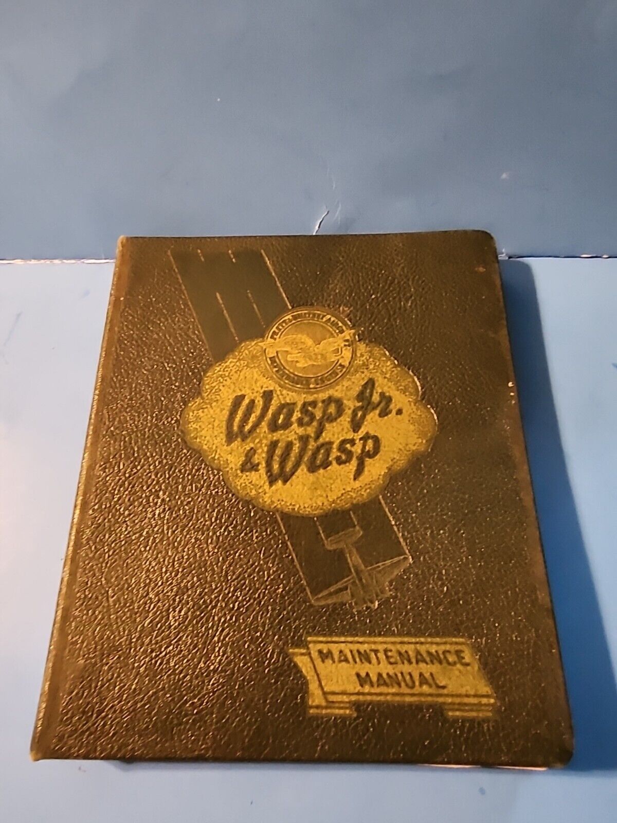Pratt Whitney Wasp Jr. & Wasp maintenance manual.  Original binder.  Very good.