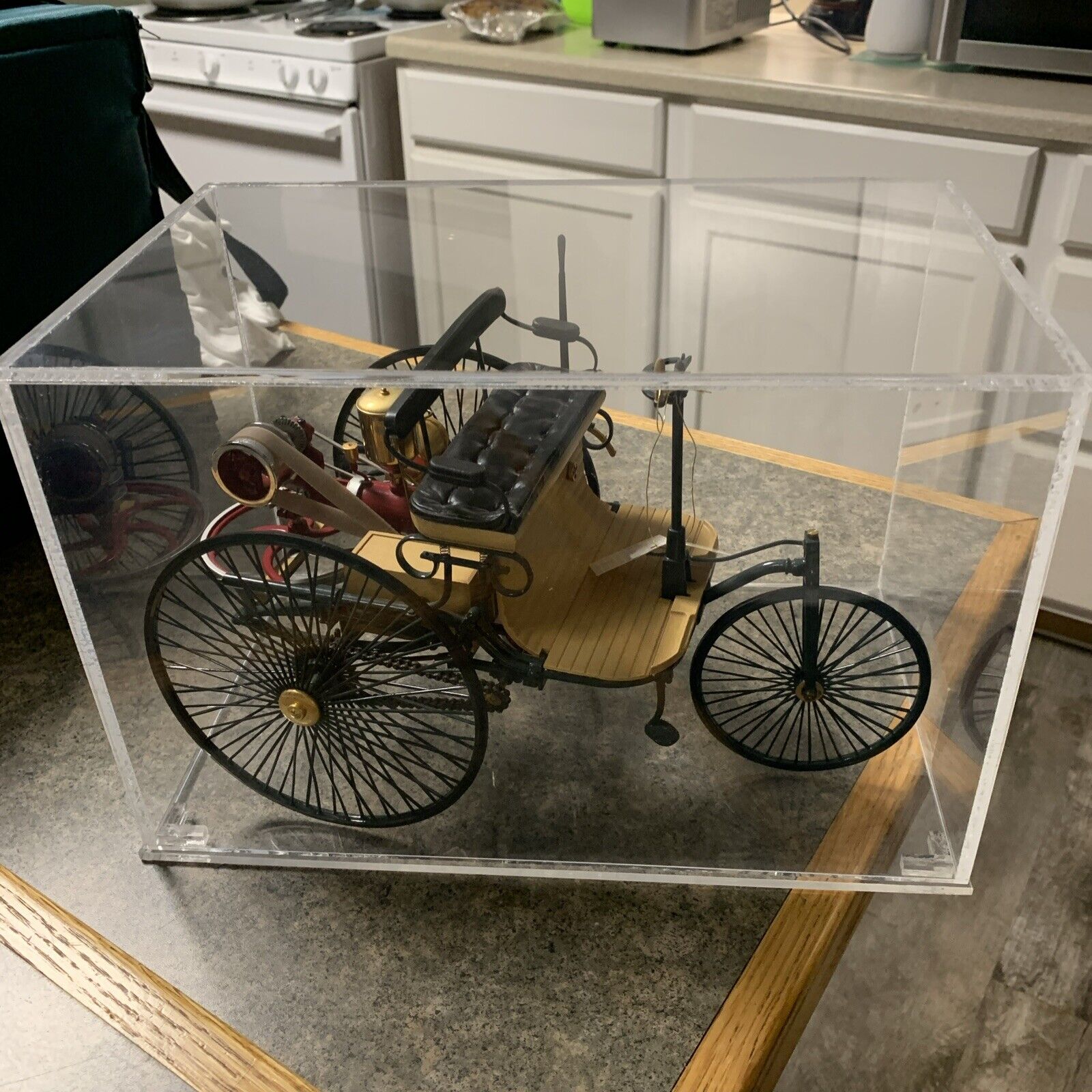 1886 BENZ  PATENT MOTORWAGEN HAS BEEN CRAFTED IN THE 1:8 SCALE THE FRANKLIN