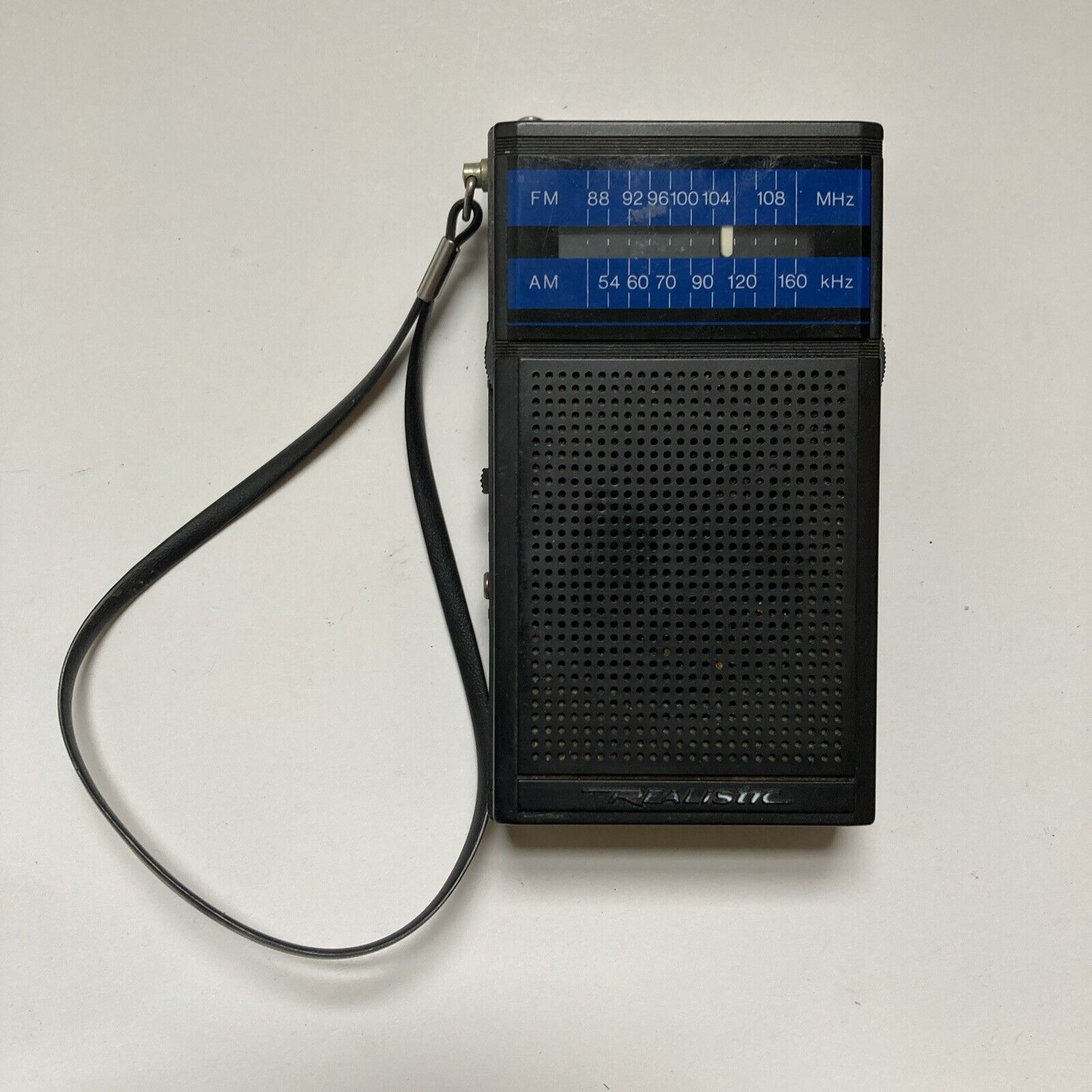 Vintage Realistic Model 12-636 Transistor Radio AM FM Antenna Tested Working