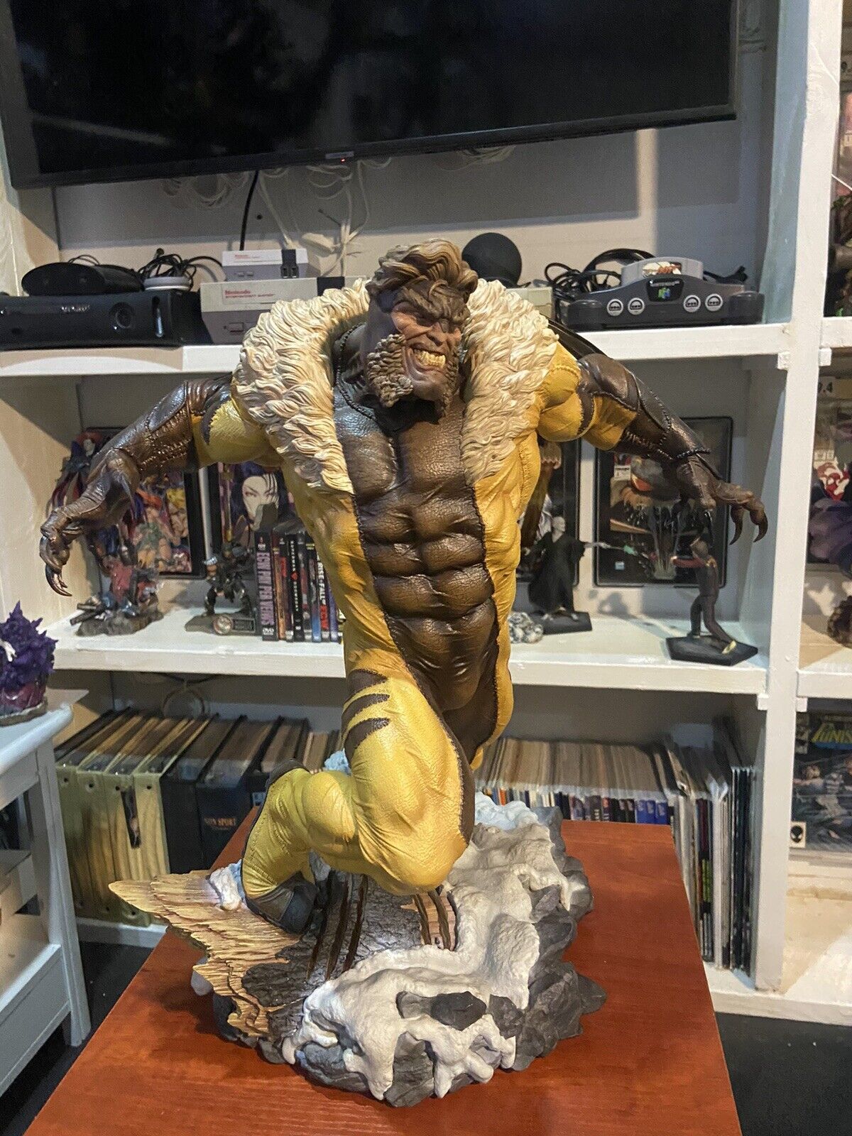 Sideshow Collectibles Exclusive Sabretooth Premium Format Figure 1/4 Statue