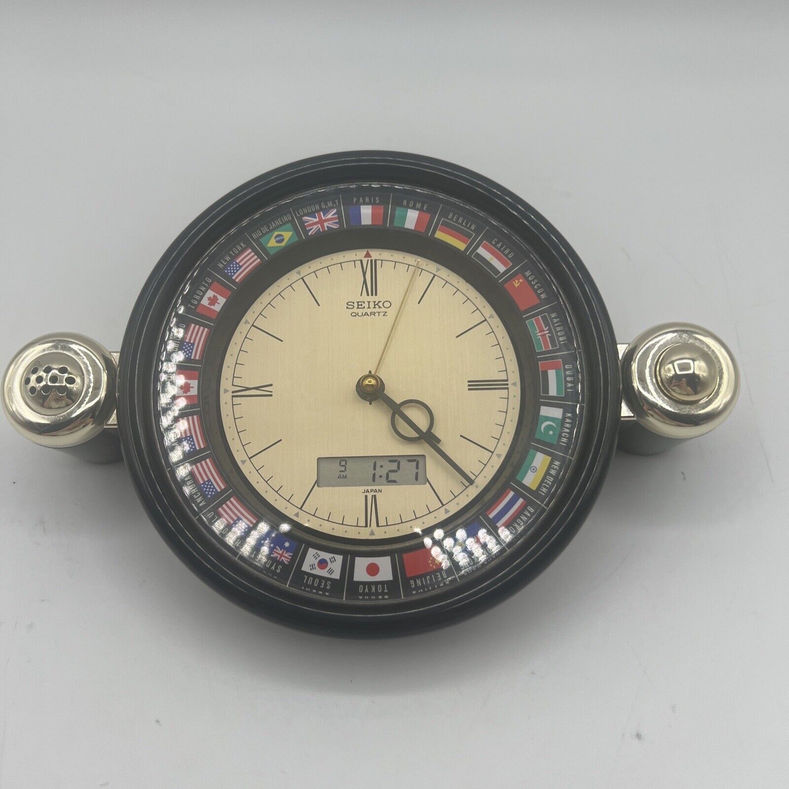 Vintage SEIKO Quartz QEJ 198K National Flags World time Desktop Clock