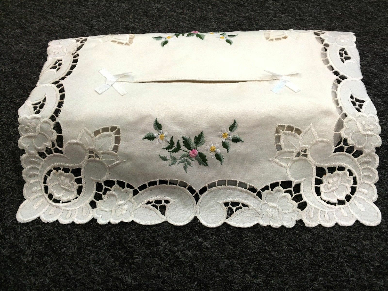 Grant Linen Embroidered Handmade Rosebud Cutwork Tissue Box cover