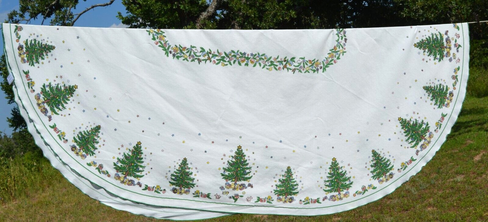 Holiday Tablecloth Christmas Trees Oblong Fallani & Cohn 65x84\