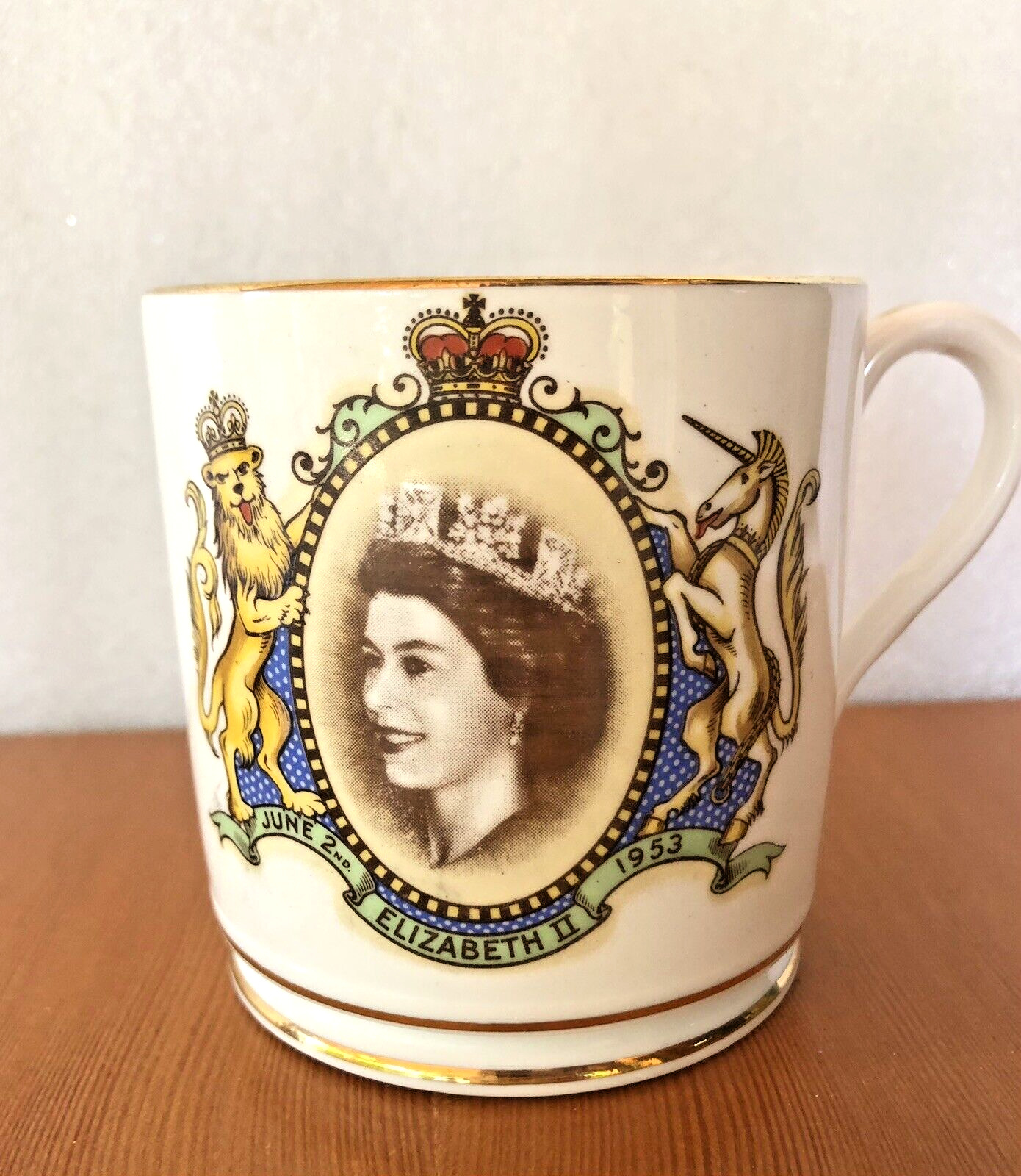 Queen Elizabeth II Coronation Commemorative Mug 3.25\