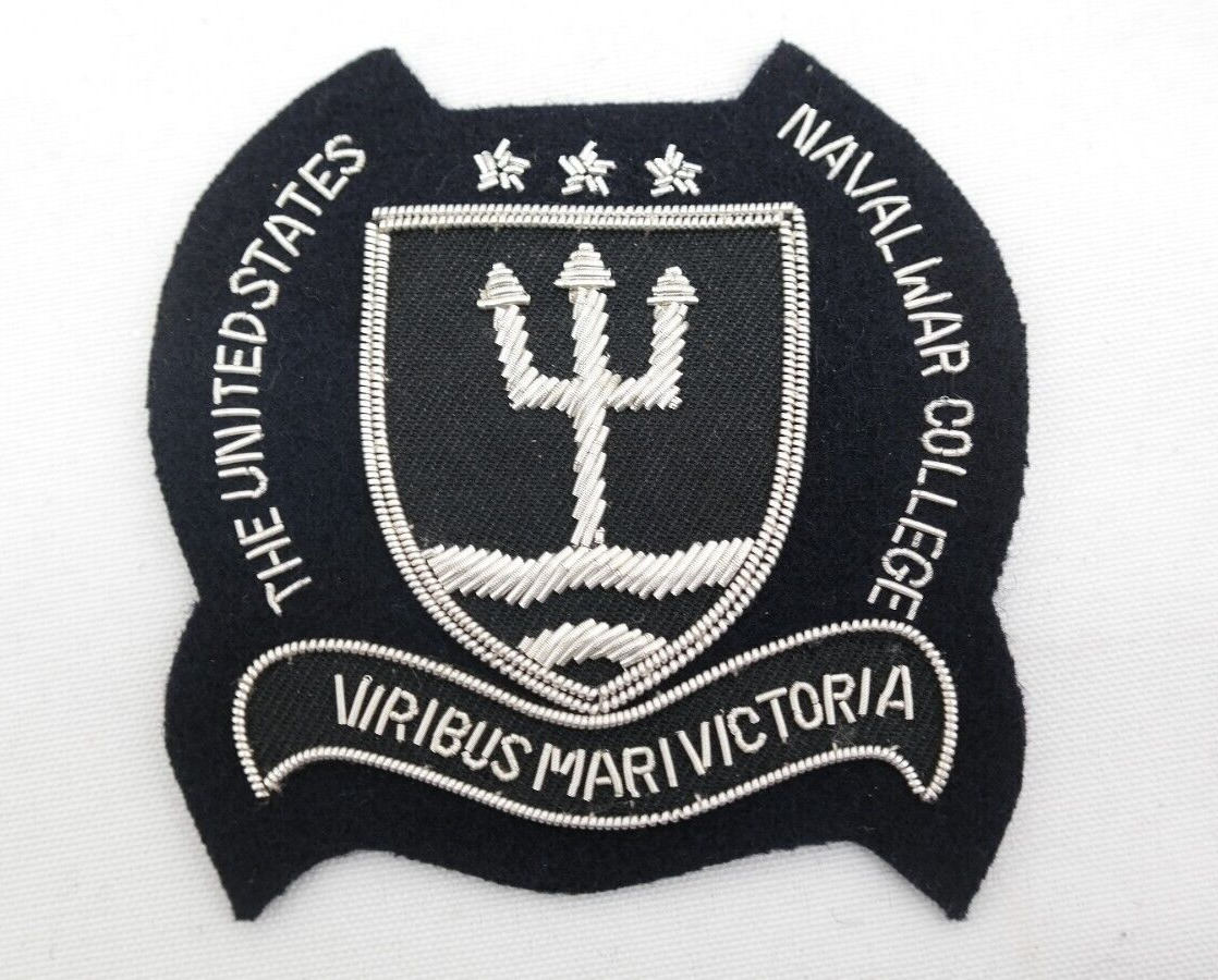 United Staes Naval War College Shoulder Crest Bullion Patch Black & Silver    AL