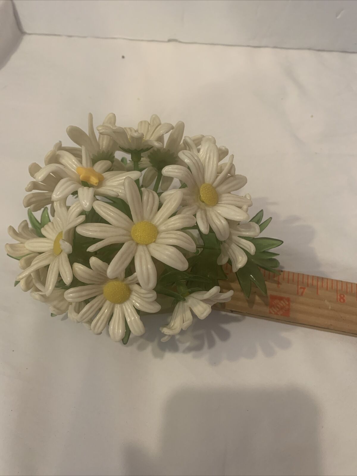 Vtg Acrylic Lucite Vase & Wire White Daisies With Yellow Center MCM 4”