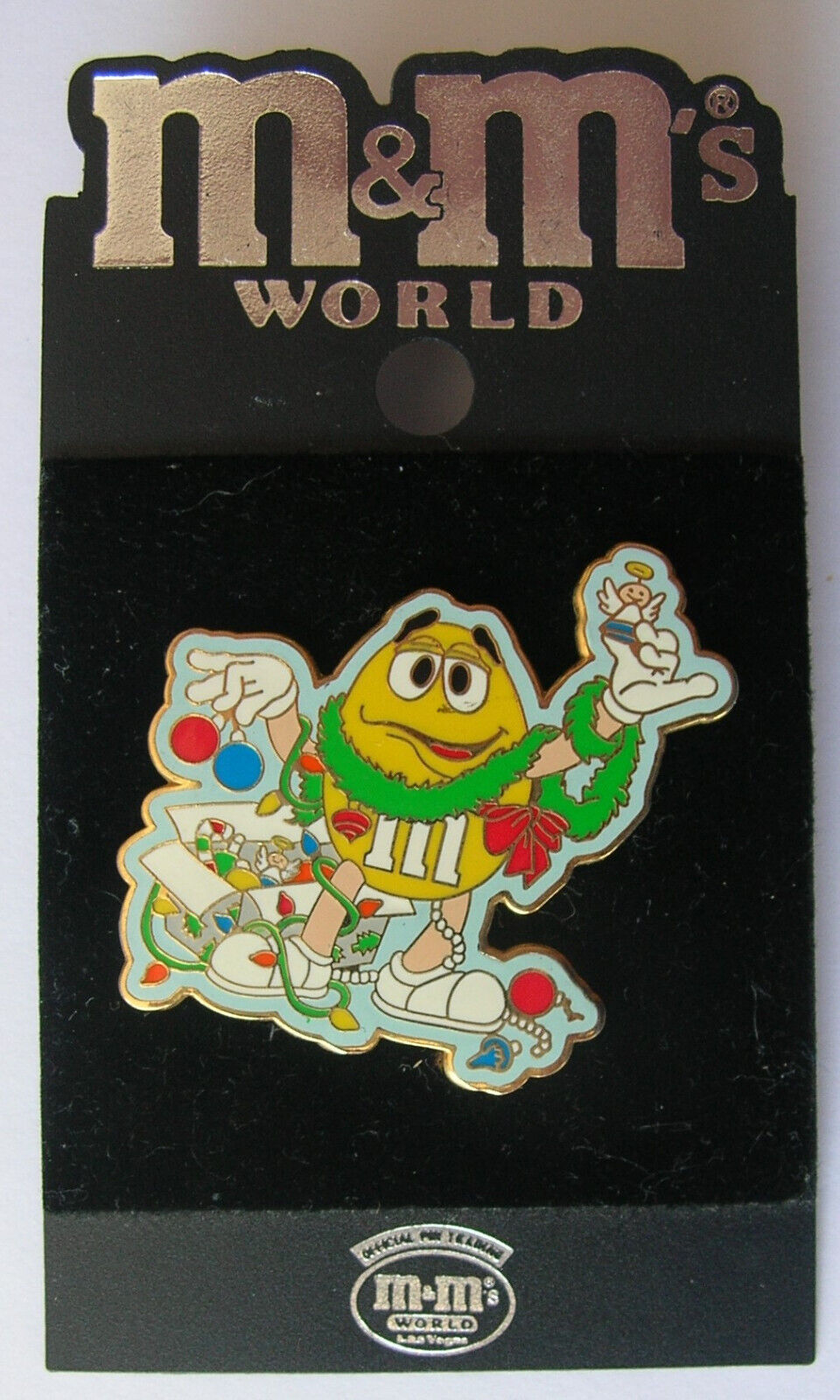 M & M\'s World Yellow M&M Holiday Pin NEW