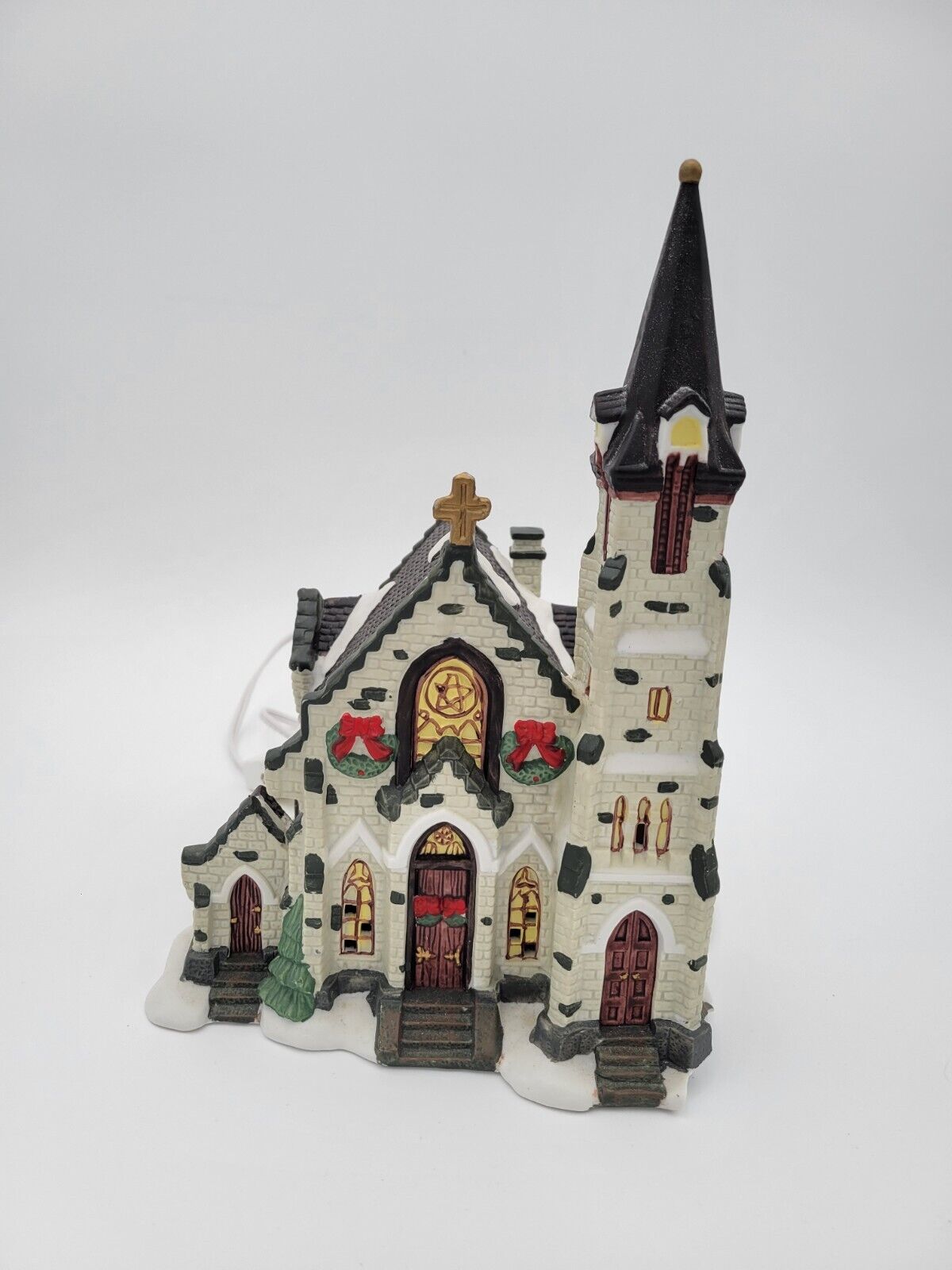 1998 Dickens Collectables Victorian Series Porcelain Lighted Church Christmas