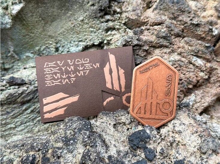 New Star Wars Galaxy's Edge Batuuan Spira Copper Metal Coin Gift Card Disney