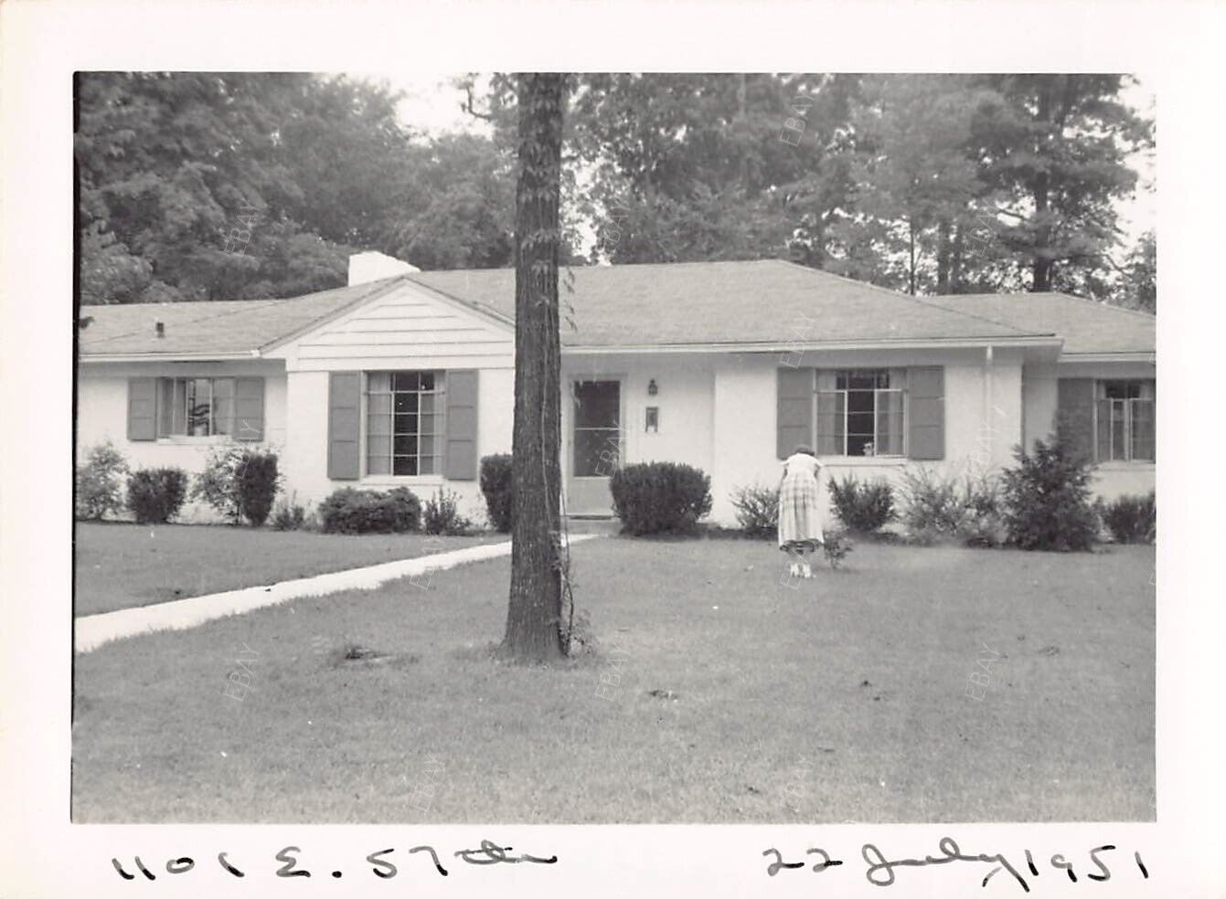 Old Photo Snapshot Front Yard Of Bungalow House #6 Z28