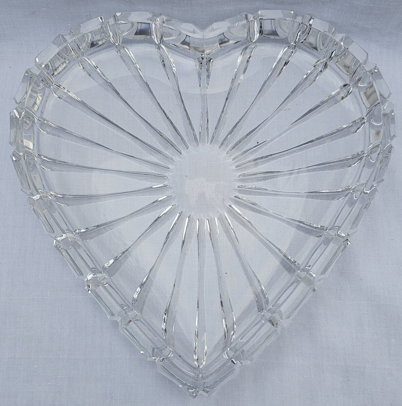 Signed CESKA Crystal Heart Shape Centerpiece Candy Dish Trinket Holder Prague 8