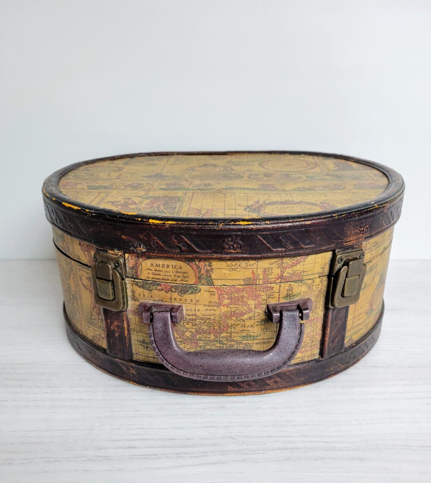 Primitive Round Wooden Trinket box Worn Patina