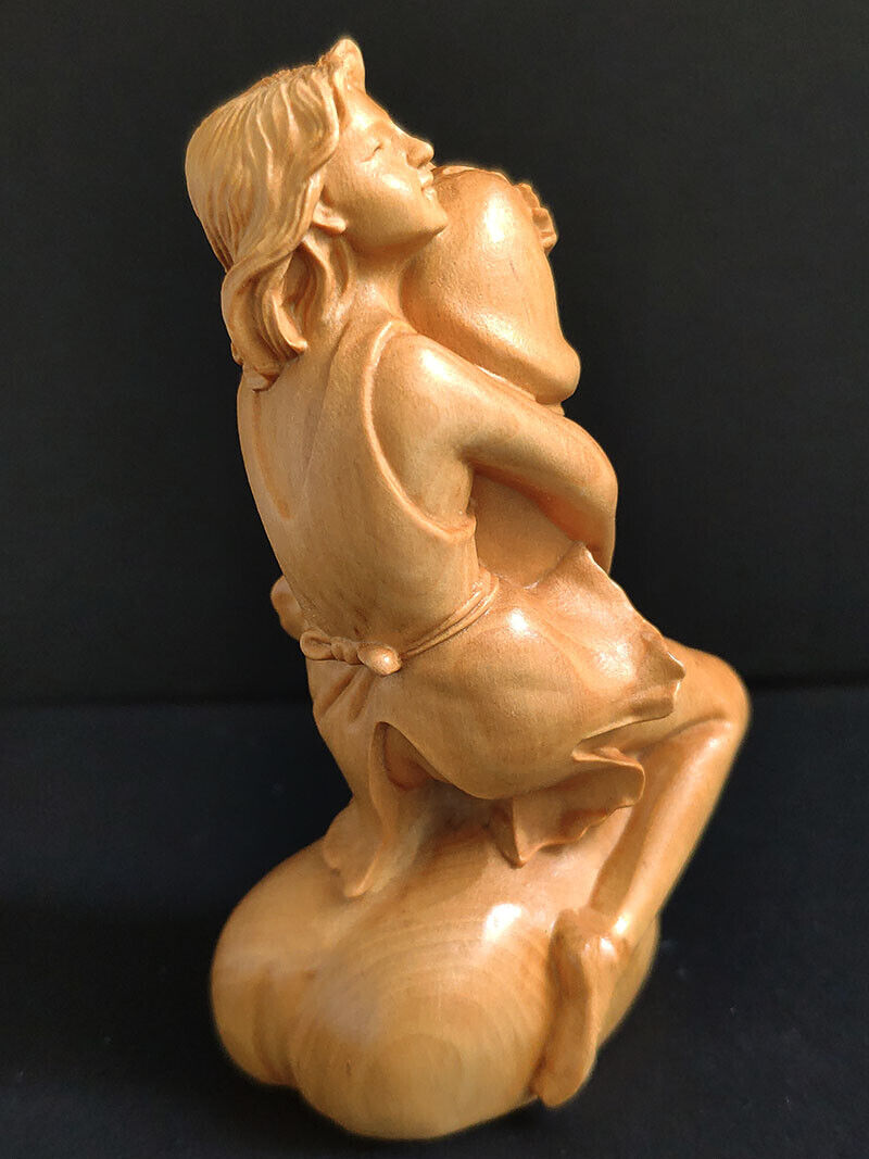 8X3X2.5 Cm Hand Fengshui Carved Boxwood Figurine Netsuke