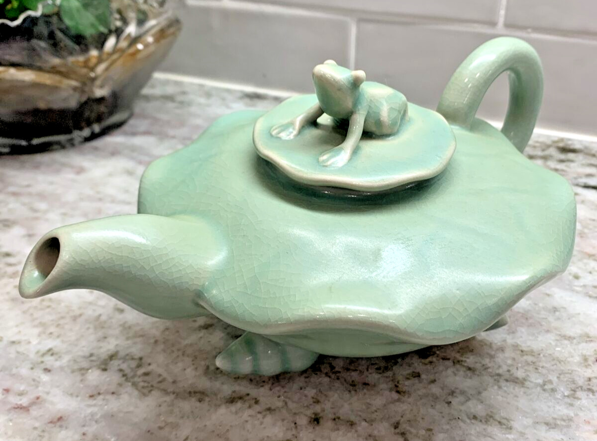 RARE Chinese Celadon Green Porcelain Yixing Teapot w/Frog on Lily Pad Base